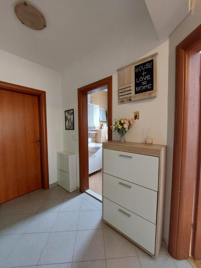 Apartment Vira Makarska Esterno foto