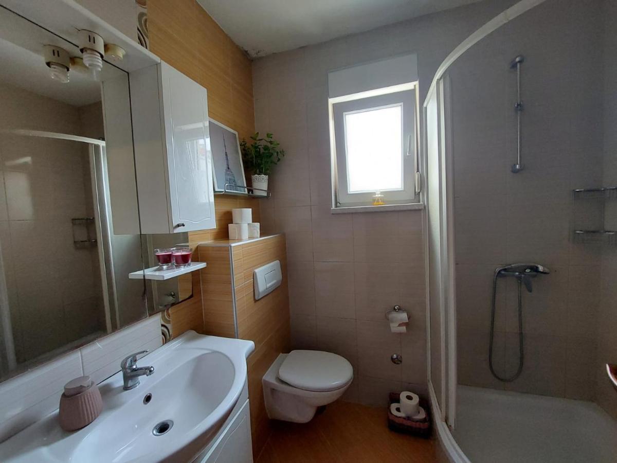 Apartment Vira Makarska Esterno foto